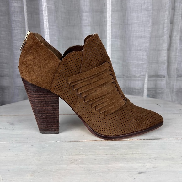 500guu Vince Camuto LEVANA brown suede heel booties women’s size 8 - Picture 2 of 10